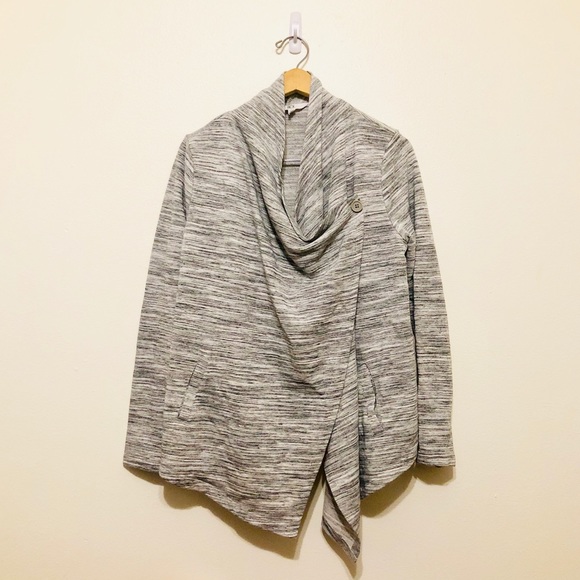 Jack Gray Asymmetrical Tulip Back Wrap Single Button Cardigan Sweater - Picture 2 of 4